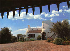 Michael and Tessa Fleischer's new home in Kalkheuvel, Broederstroom (img from SA Country Life, Jan. 1996)